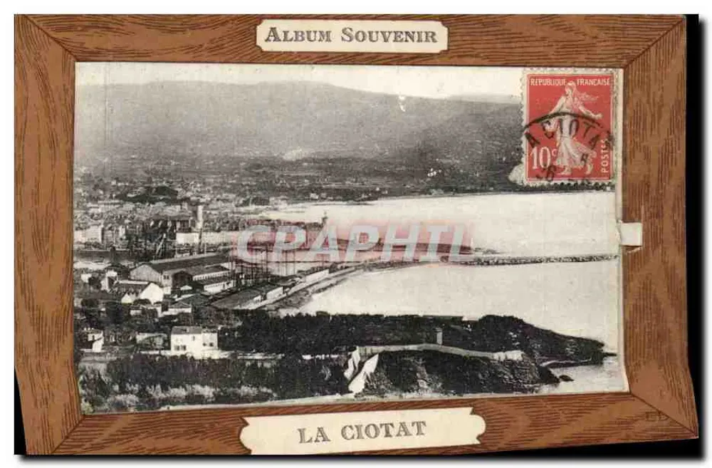 La Ciotat — vue aérienne du port et des installations — Album Souvenir, éditeur non visible - Recto