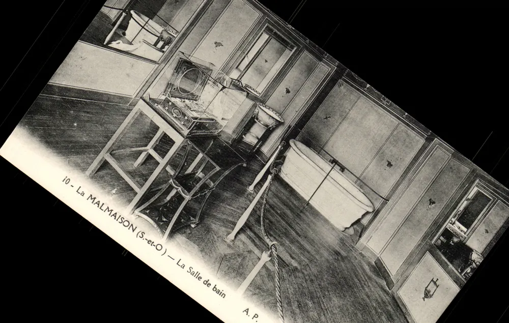 A MALMAISON (S.-et-O) — A Sala de Banho — A.P. - Frente