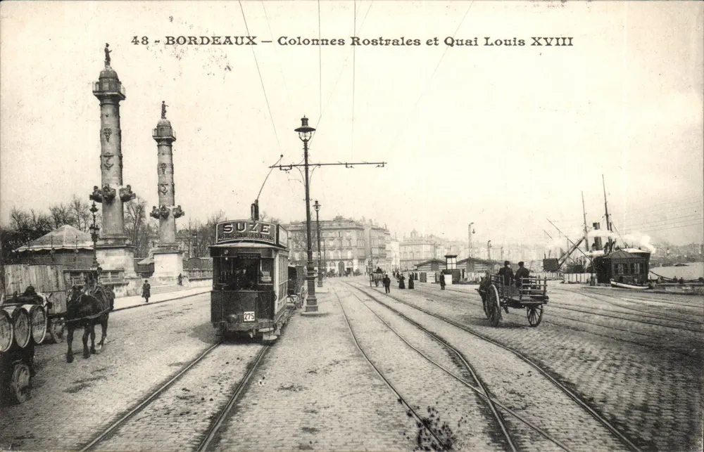 Bordeaux — Rostralkolonnaden und Quai Louis XVIII — Suze - Vorderseite