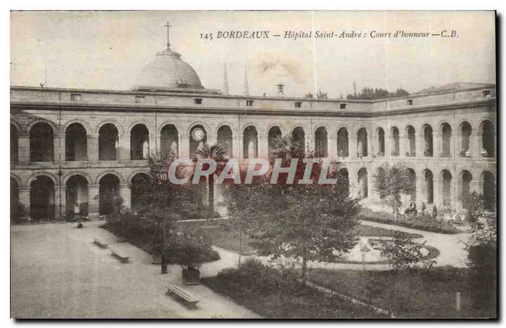 Bordeaux — Hospital Saint-André : Cours d'honneur — C.B. - Frente