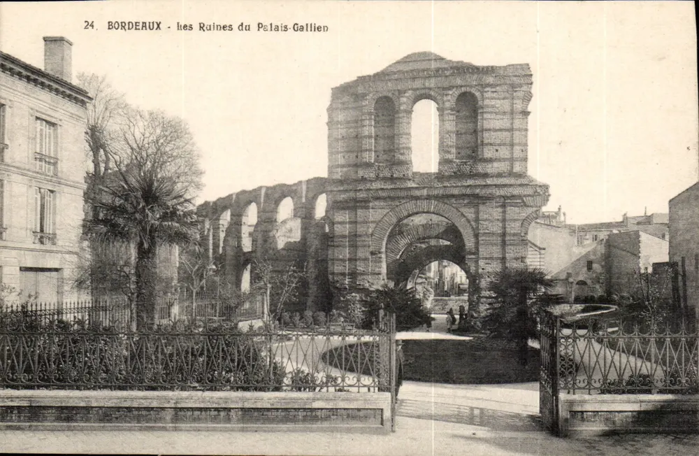 Bordeaux — Ruínas do Palácio-Gallien — Phototypie de Bérengère - Frente