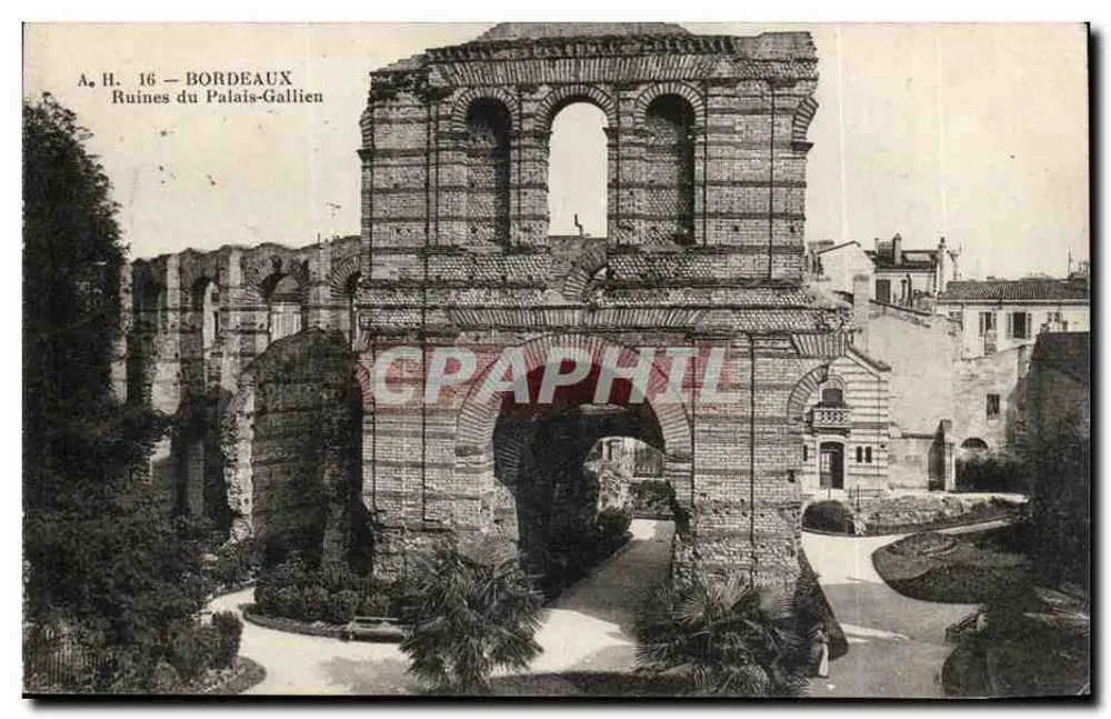 Bordeaux — Ruínas do Palácio-Gallien — A.H. 16 - Frente
