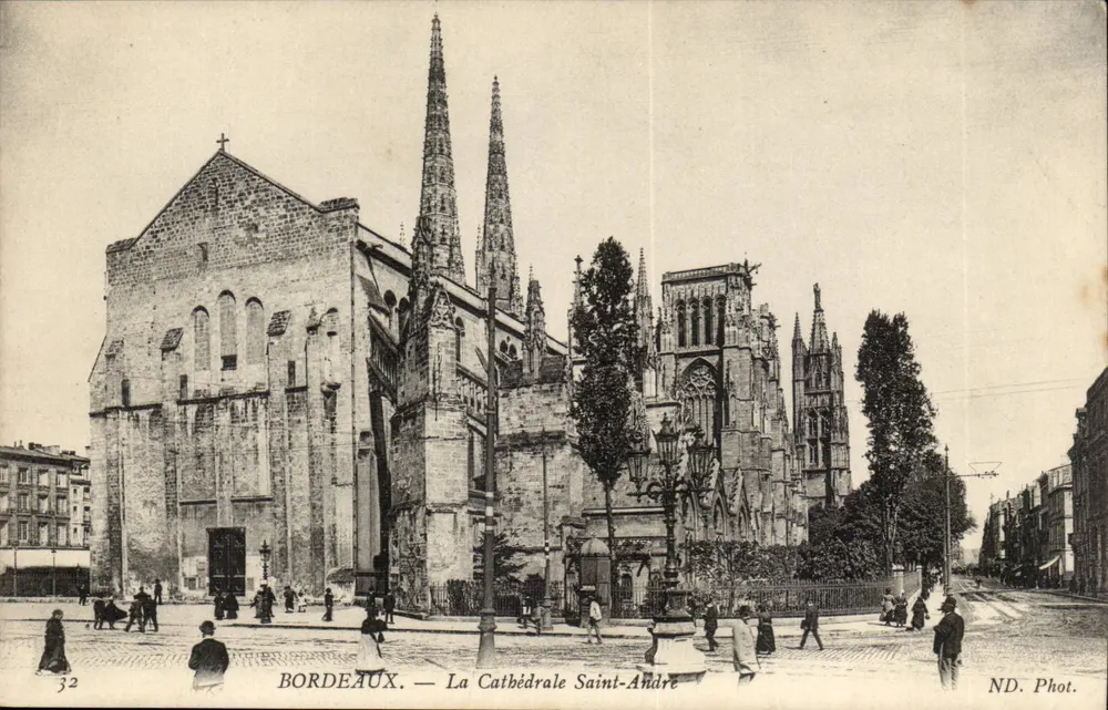 Bordeaux — A Catedral de São André — ND. Fot. - Frente