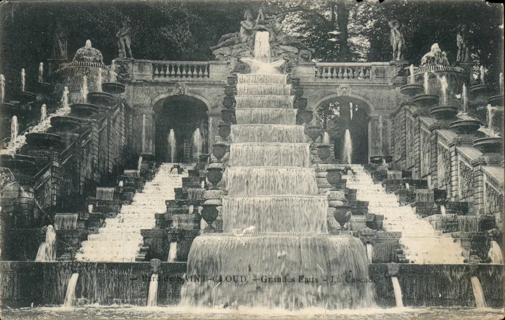Parc de Saint-Cloud — Grandes Eaux — La Cascade - Frente