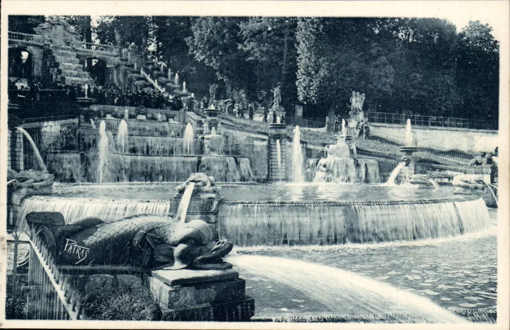 Parque de Saint-Cloud — Cascata das Grandes Eaux — Edições de Arte 'Patras' Paris - Frente