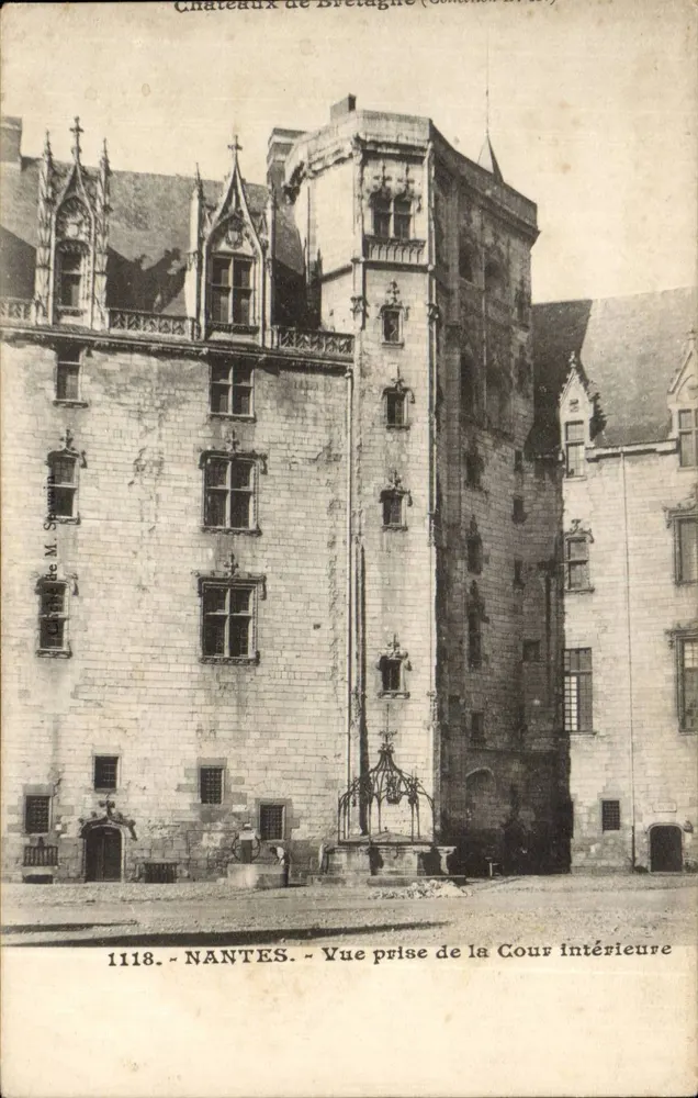 Schlösser der Bretagne - Blick aus dem Innenhof - NANTES - M. Sarrige - Vorderseite