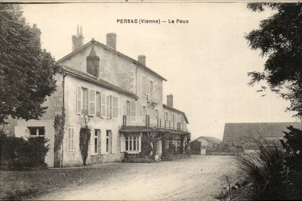 PERSAC (Wienne) — Le Peux - Awers