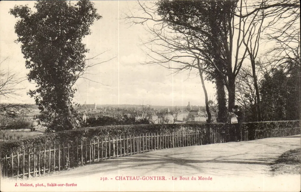 Château-Gaontier — Le Bout du Monde — J. Malicot, fot., Sablé-sur-Sarthe - Frente