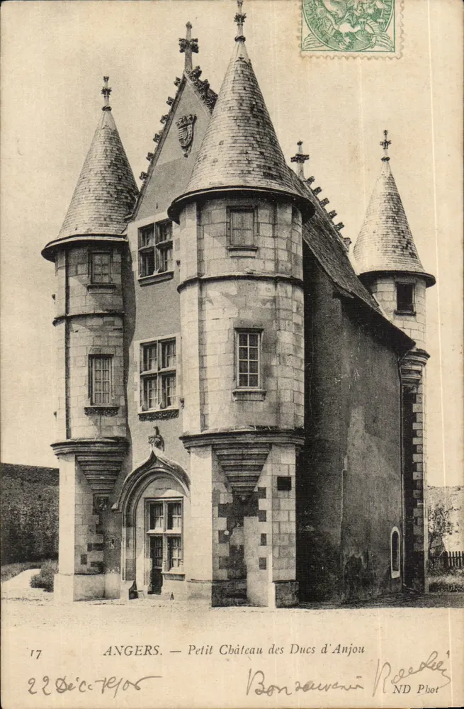 Angers — Petit Château des Ducs d'Anjou — ND Phot - Frente