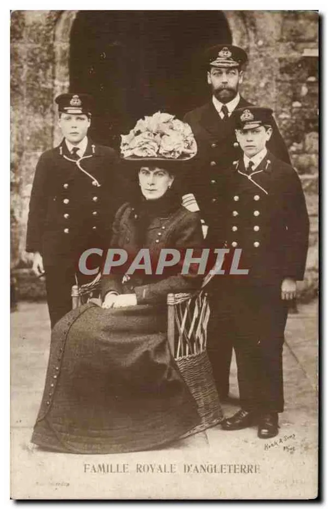 Königliche Familie Englands — Photographie der Königin Alexandra, des Königs George V und ihrer Söhne — Verlag Hawk & Son, Nr. 354 - Vorderseite