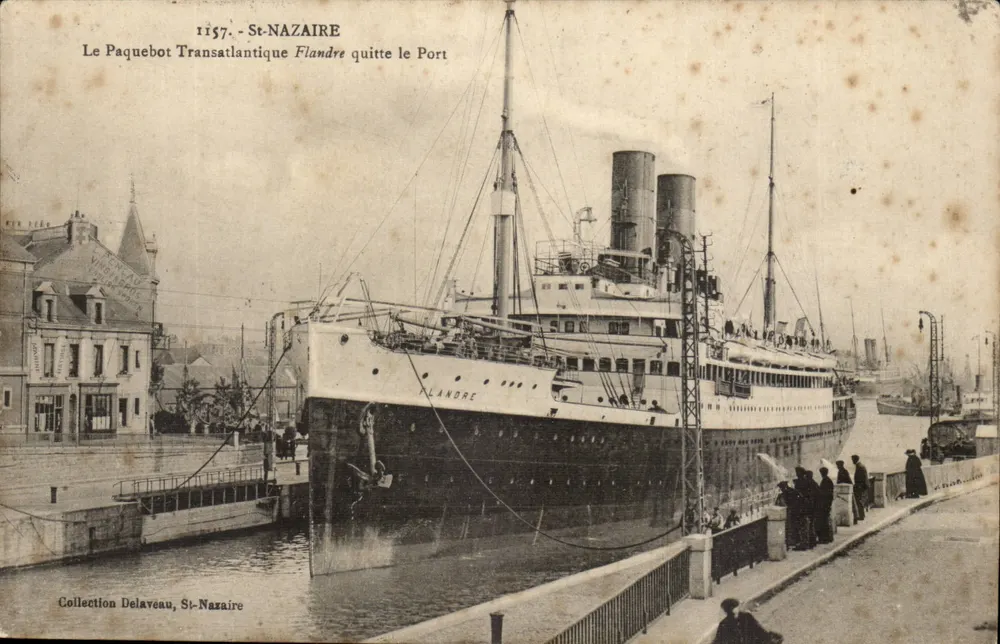 St-Nazaire — Der Transatlantische Dampfer Flandre verlässt den Hafen — Sammlung Delaveau - Vorderseite