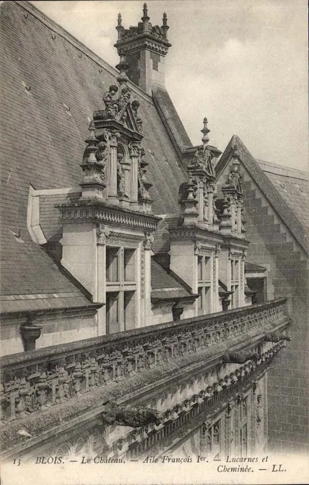 Blois — Das Schloss — Flügel von François I — Fenster und Kamin — LL - Vorderseite
