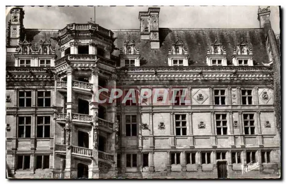 Schloss Blois — Ehrenhof und Große Treppe — Éditions Valoire - Vorderseite