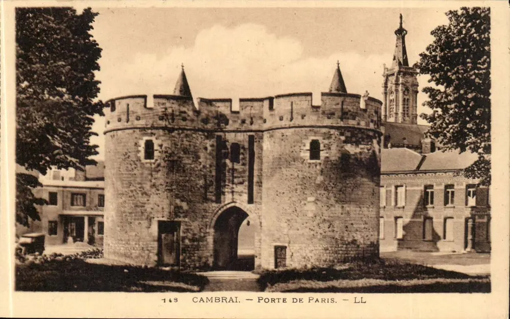 Cambrai — Porta de Paris — LL - Frente