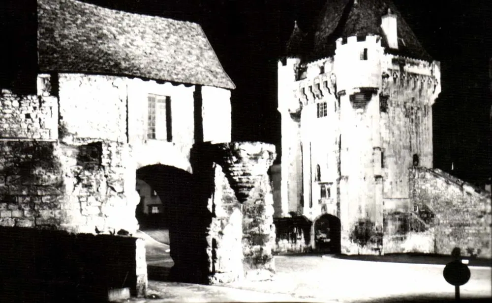 Nevers - A Porta de Croix iluminada — Edição n°9020 - Frente