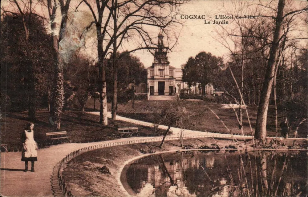 Cognac - Das Rathaus - Der Garten - Vorderseite