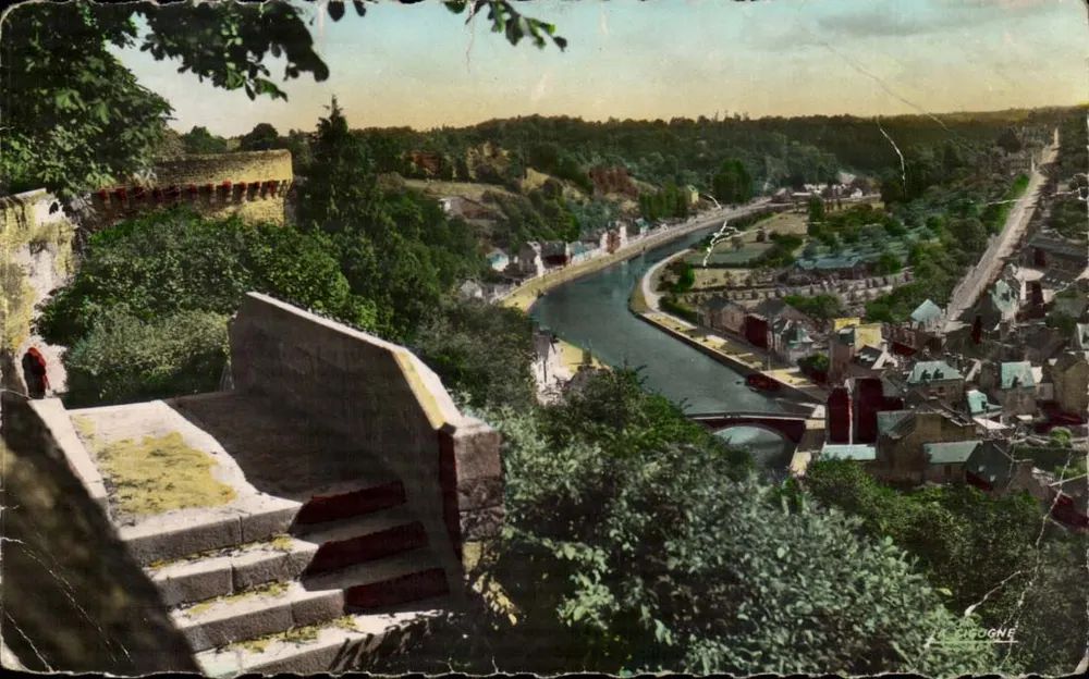 Dinan — Die Schlucht der Rance vom englischen Garten aus gesehen — Stork - Vorderseite