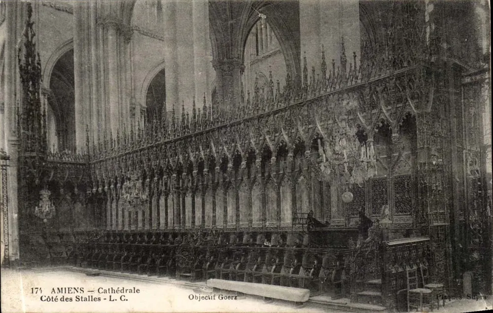 Amiens — Catedral — Lado das Stalles — Objecif Goerz — n°174 - Frente