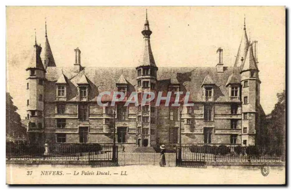 Nevers — O Palácio Ducal — LL - Frente