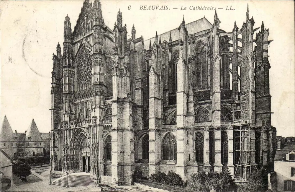Beauvais — A Catedral — LL. - Frente