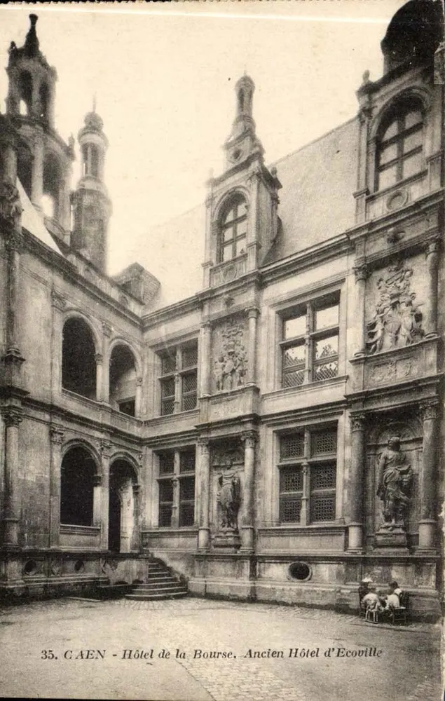 Caen - Hotel de la Bourse, Ehemaliges Hotel d'Ecoville - Vorderseite