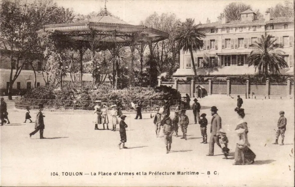 Toulon — La Place d'Armes und die Maritime Präfektur — B C - Vorderseite