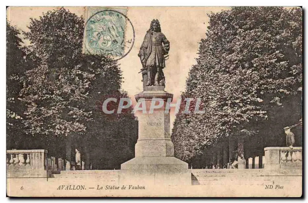 Avallon — A Estátua de Vauban — ND Phot - Frente