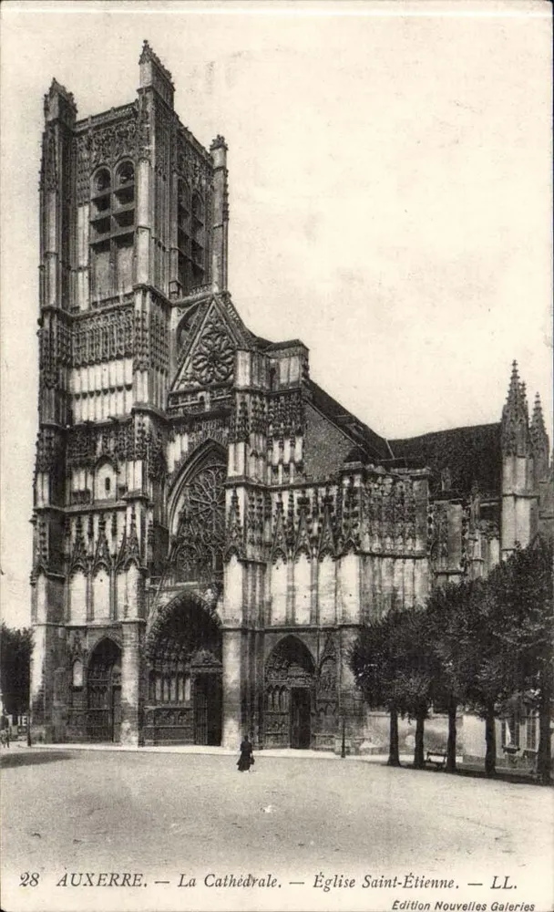 Auxerre — Die Kathedrale — Kirche Saint-Étienne — Édition Nouvelles Galeries, n°28 - Vorderseite