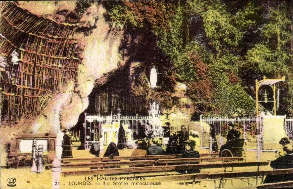 Lourdes — A Grotta Milagrosa — Les Hautes-Pyrénées, n°21 - Frente
