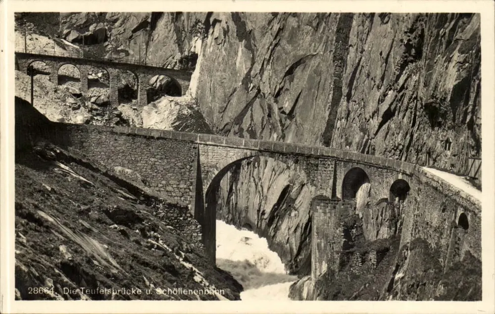 Teufelsbrücke und Schöllenenbahn — Steinbrücke und Schienenbahn in einem Schlucht — Wehrli Verlag, n° 28664 - Vorderseite