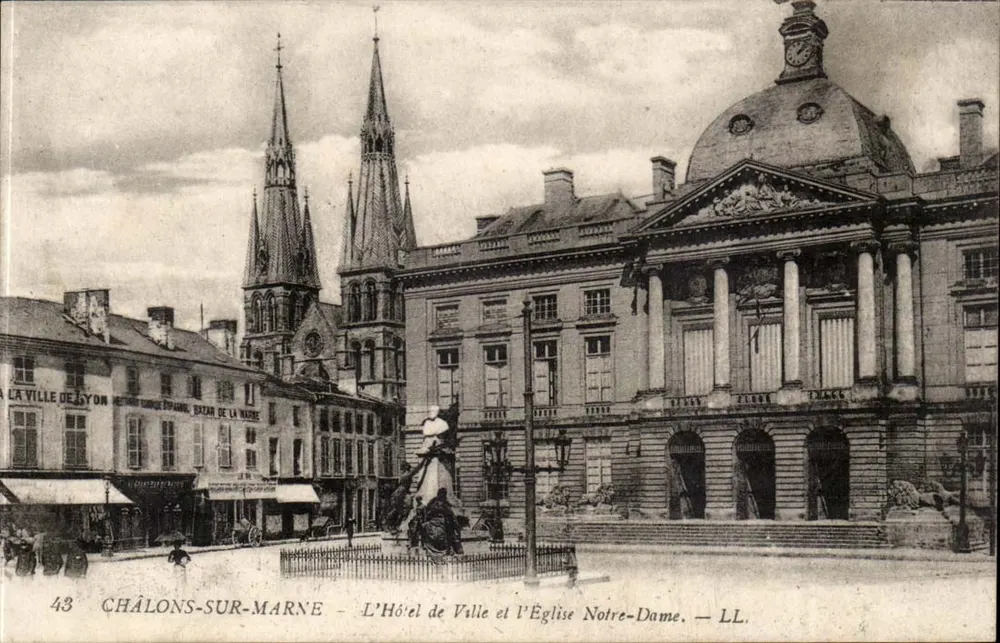 Châlons-sur-Marne — Das Rathaus und die Kirche Notre-Dame — LL, n°43 - Vorderseite