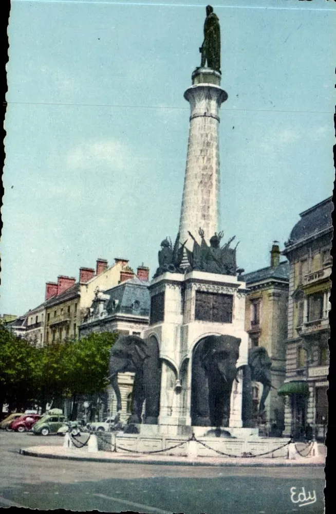 Fontaine dos Elefantes — Chambéry (Savoie) — Editor Edy - Frente
