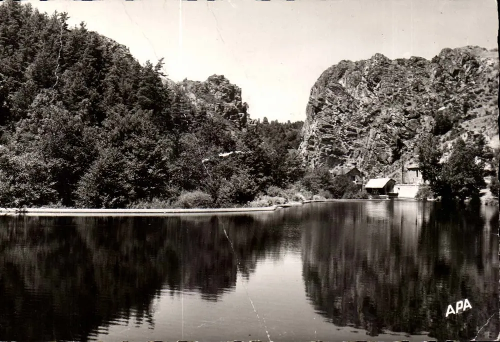 Staudamm Ranc an der Truyère — Malzieu-Ville (Lozère) — APA - Vorderseite