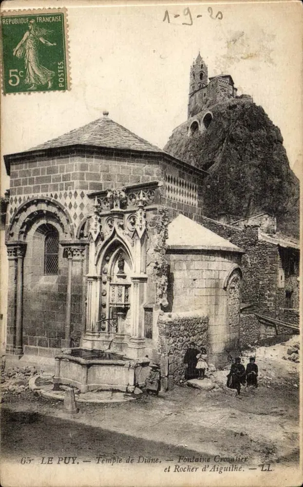 Le Puy — Tempel von Diane und Fontaine Crosalier — LL - Vorderseite