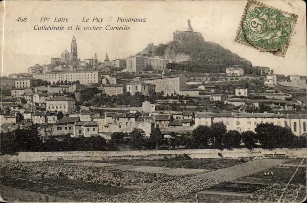 Le Puy — Panorama — Kathedrale und der Felsen Corneille — unbekannter Verlag, Nr. 498 - Vorderseite