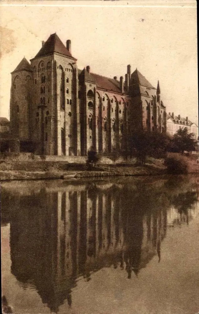 Das Saint-Pierre-Kloster von Solesmes — Blick aus dem Nordosten — Ausgabe des Klosters von Solesmes - Vorderseite