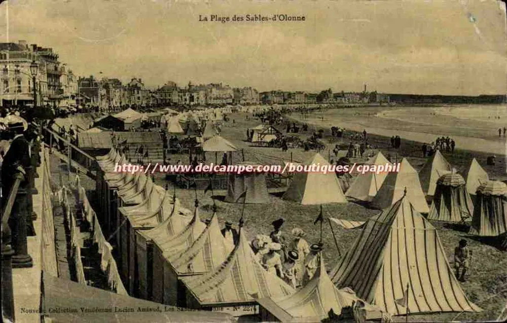A Praia dos Sables-d'Olonne — vista da praia com tendas — Nova Coleção Yvesdoune Lucien Amiaud, Sables-d'Olonne - N° 2274 - Frente