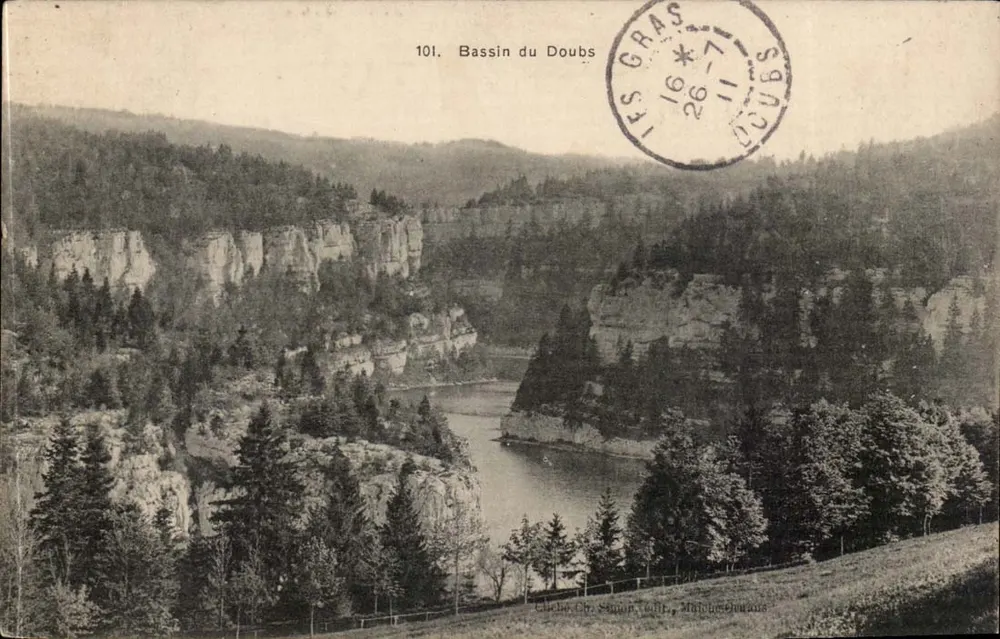 Bassin du Doubs — vista do canyon — editor Ch. Simon Tolly, Maîche-sur-Loire - Frente