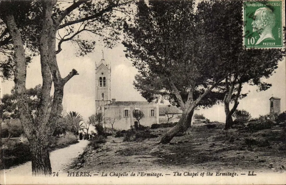 Hyères — A Capela da Ermitagem — Editor LL. - Frente