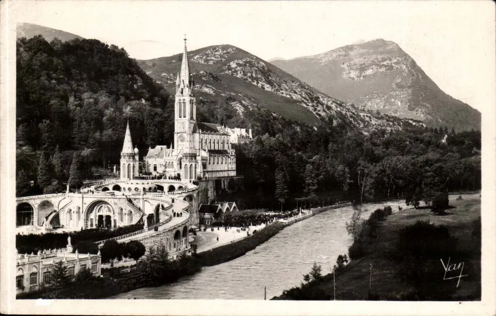 Lourdes — A Basílica e o Gave — Édition Van - Frente