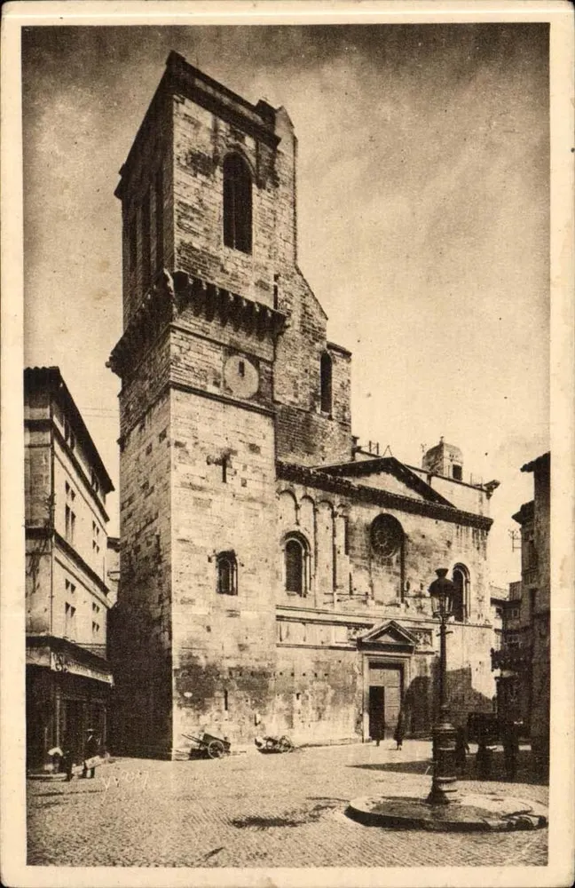 Nîmes (Gard) — A Catedral — Les Éditions d'Art YVOIR - Frente