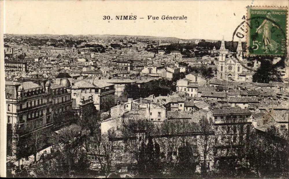 Nîmes — Vista Geral — Editor Desconhecido, n° 30 - Frente