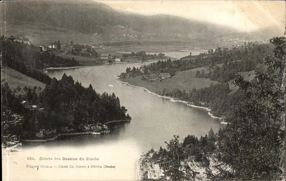 Entrada dos Bassins do Doubs — Vista panorâmica — Cliché Ch. Simon, em Malche (Doubs) - Frente