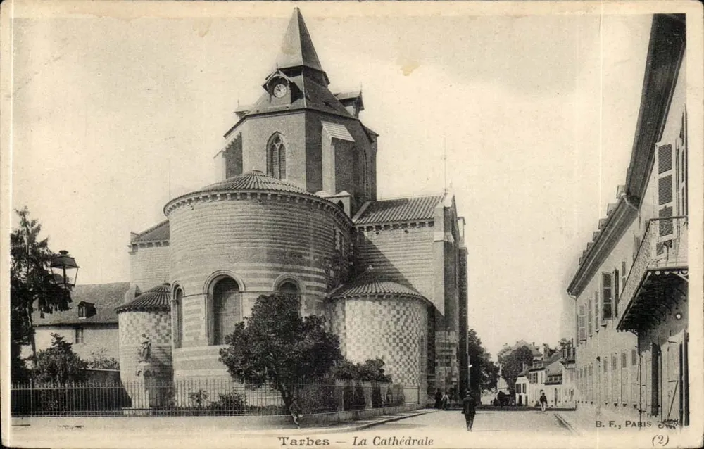 Tarbes — A Catedral — B.F., Paris (2) - Frente
