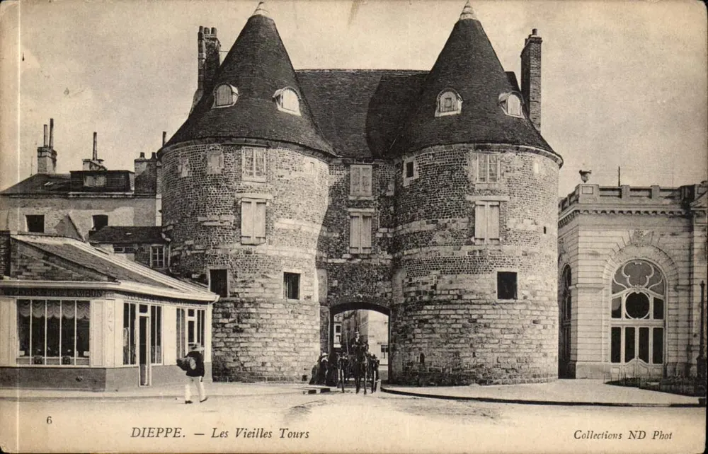 Dieppe — As Velhas Torres — Collections ND Phot - Frente