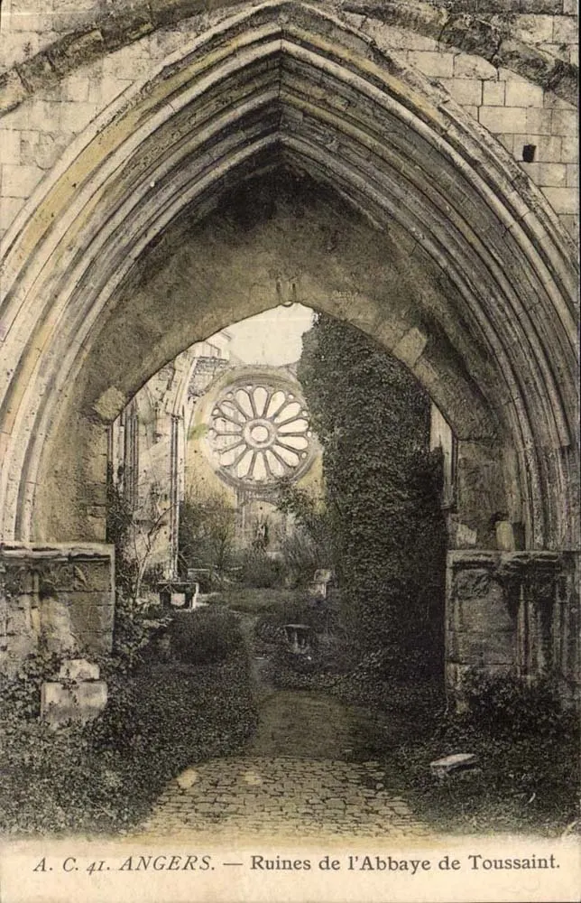 Ruínas da Abadia de Toussaint — Angers — A. C. 41 - Frente