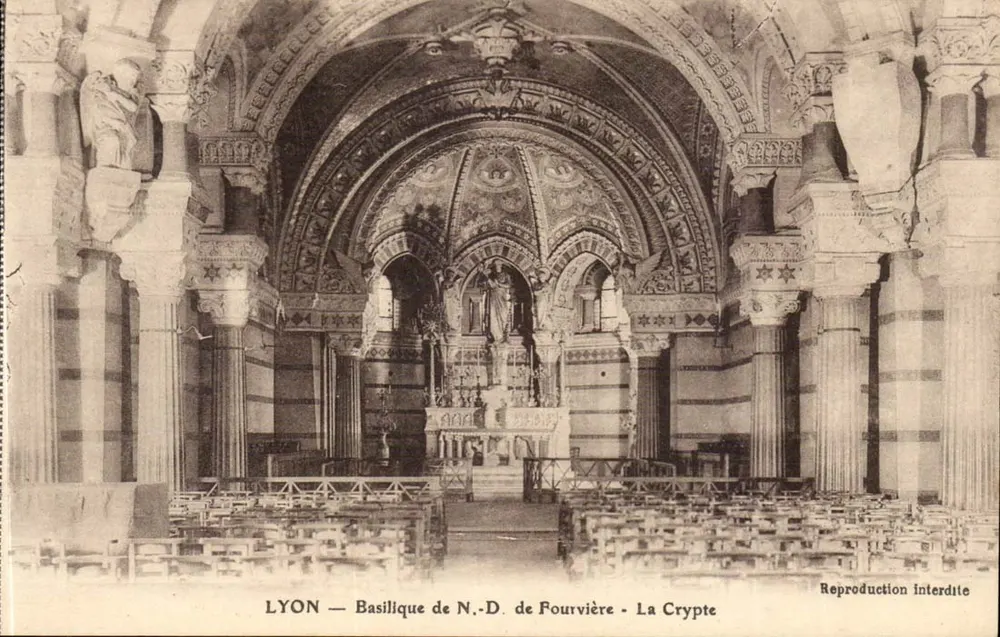 LYON — Basílica N.-D. de Fourvière — A Cripta - Frente