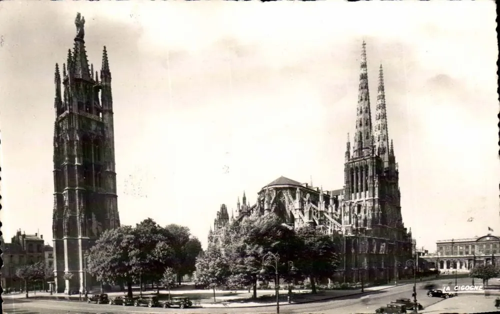 A catedral de Bordeaux — vista panorâmica — Editor LA CIGOGNE, n° 42 - Frente