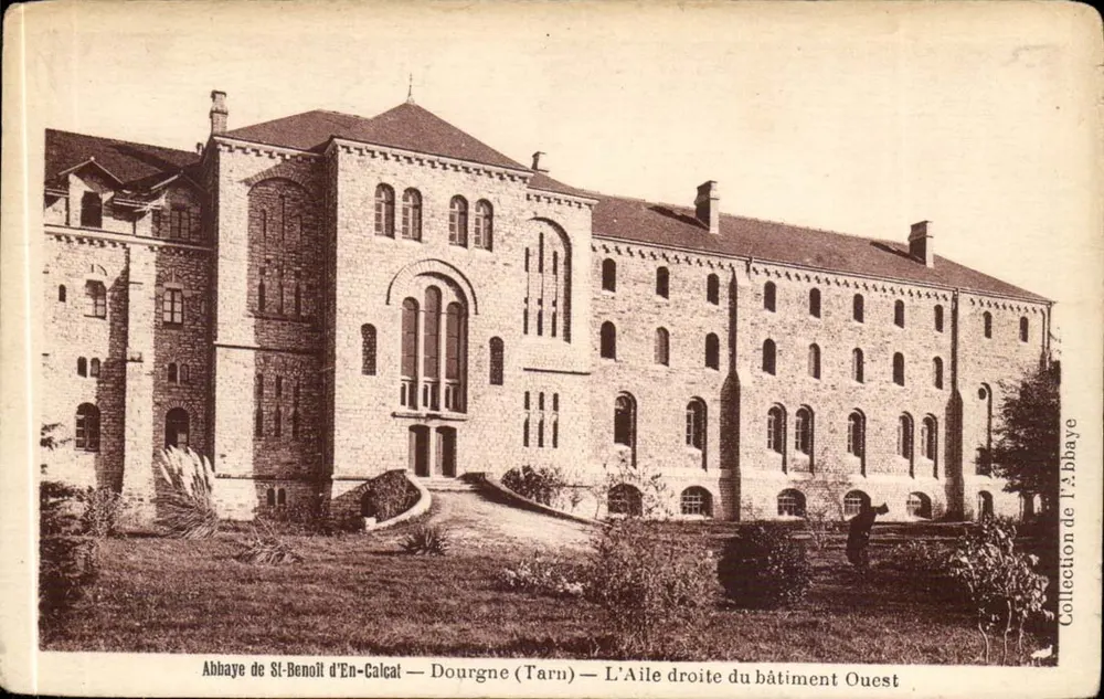 Abtei St-Benoît d'En-Calcat — Dourgne (Tarn) — Der rechte Flügel des westlichen Gebäudes - Vorderseite