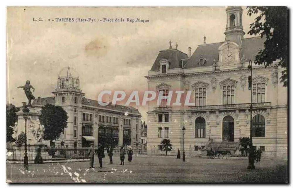 Tarbes (Altos-Pirineus) - Praça da República — editor L.C. n°2 - Frente